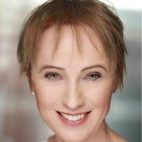 Dr. Claudia Hilker Dr. Claudia Hilker