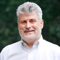 Bruce Momjian Bruce Momjian
