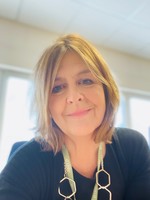 Dr Lynne Douglas Dr Lynne Douglas